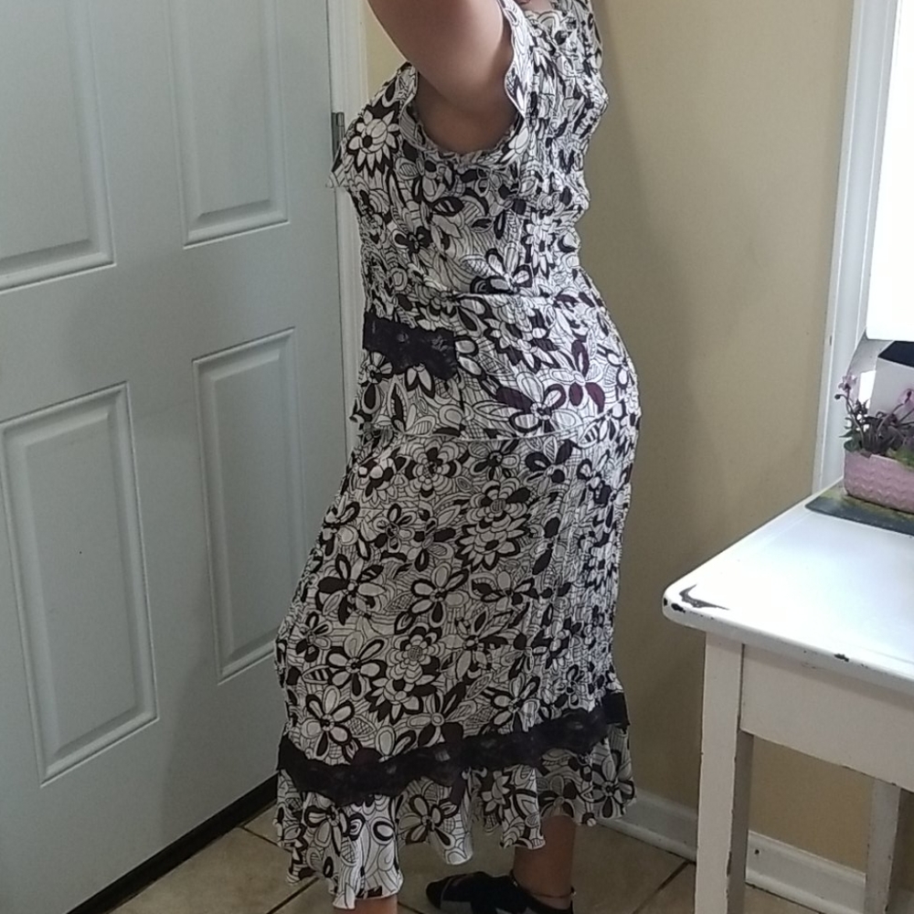 Robie Bee Skirt and Blouse Set - Picture 2 of 10